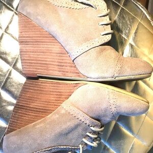 🏵Aldo Suede Booties